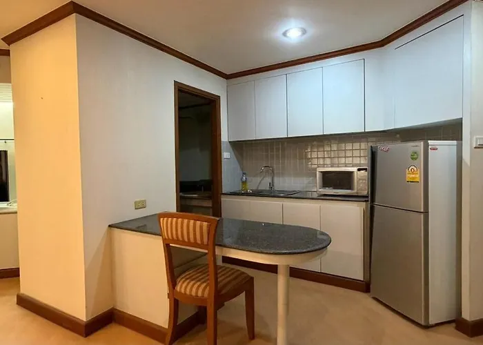 Beverly Tower Sukhumvit 11